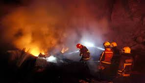 Pabrik Busana di Bangladesh Terbakar 12 Orang Tewas